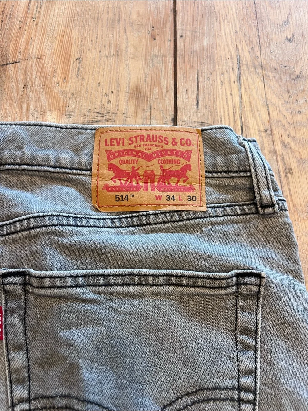 Levi's Men’s Gray Light Wash Denim Jeans Straight Fit Mid Rise  514 34/30